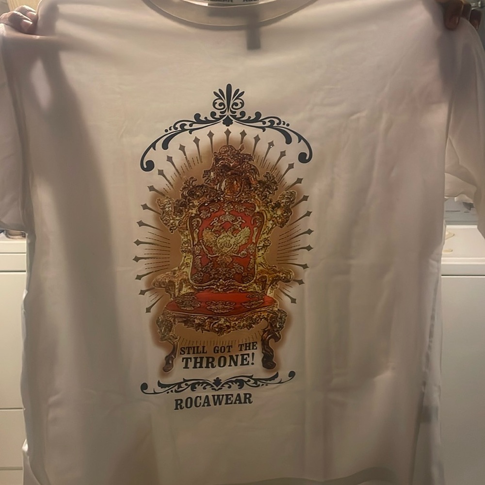 Brand: rocawear size :xl color: white with design